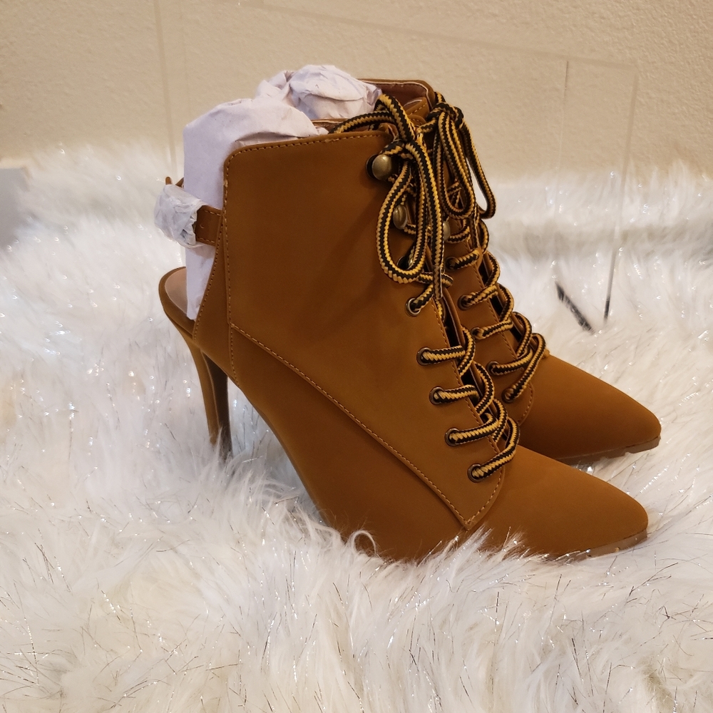 Shoe - Picture 3 of 6